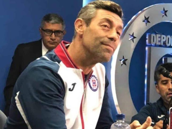 Pedro Caixinha no se va de Cruz Azul Pedro Caixinha no se va de Cruz Azul