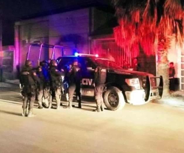 Detienen a hombre por golpear a su esposa en Monterrey