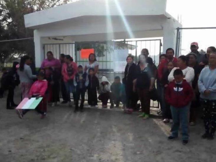 Cierran otra escuela por falta de maestro Cierran otra escuela por falta de maestro