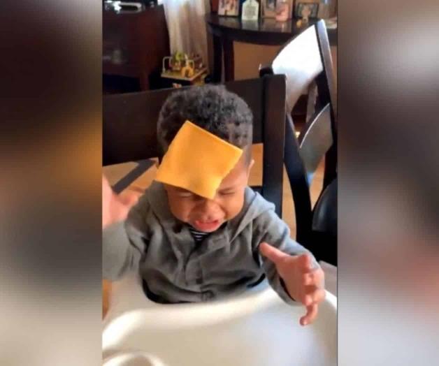 Cheese challenge, el nuevo reto viral de aventar queso en la cara a bebés Cheese challenge, el nuevo reto viral de aventar queso en la cara a bebés