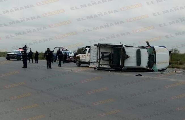 La patrulla de la Policía Estatal Acreditable que se volcó.