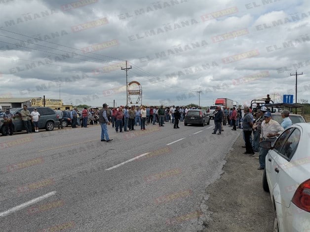 Ignoran acuerdo y campesinos vuelven a bloquear carretera Victoria-Matamoros Ignoran acuerdo y campesinos vuelven a bloquear carretera Victoria-Matamoros