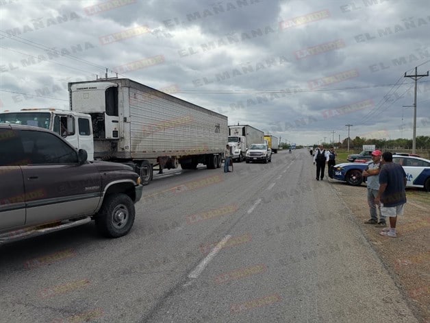 Ignoran acuerdo y campesinos vuelven a bloquear carretera Victoria-Matamoros Ignoran acuerdo y campesinos vuelven a bloquear carretera Victoria-Matamoros