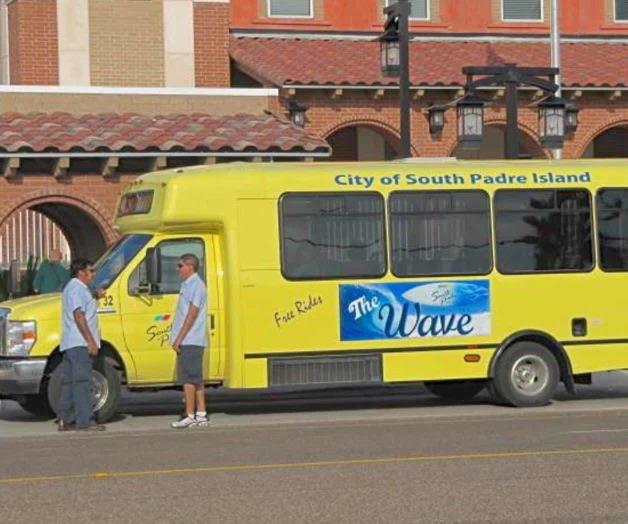 Agregan dos camiones más en la ruta a la Isla del Padre