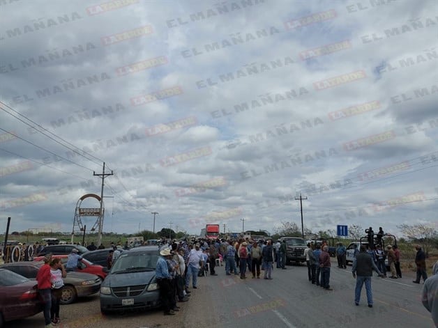 Ignoran acuerdo y campesinos vuelven a bloquear carretera Victoria-Matamoros Ignoran acuerdo y campesinos vuelven a bloquear carretera Victoria-Matamoros