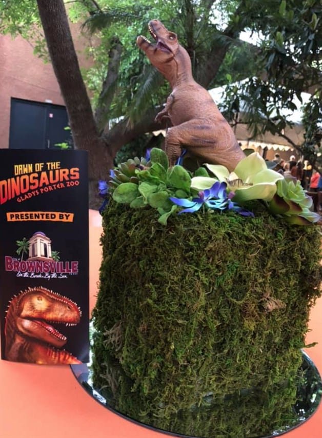 Presenta el zoológico dinosaurios animados. Se abre nueva sala de exhibición