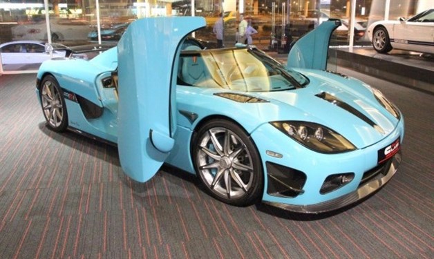 Choca auto valorado en $30 millones en CDMX