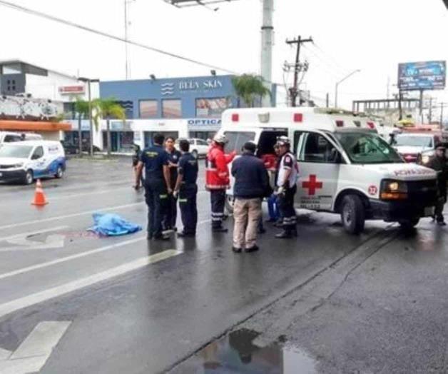 Muere hombre atropellado por tráiler en Monterrey