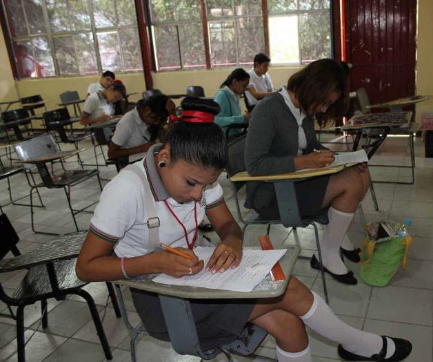 Entregan primer remesa de becas ‘Benito Juárez’