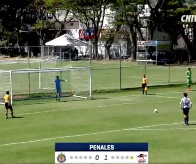 ⚽️ Increíble penal en duelo sub 17 entre Chivas y Lobos