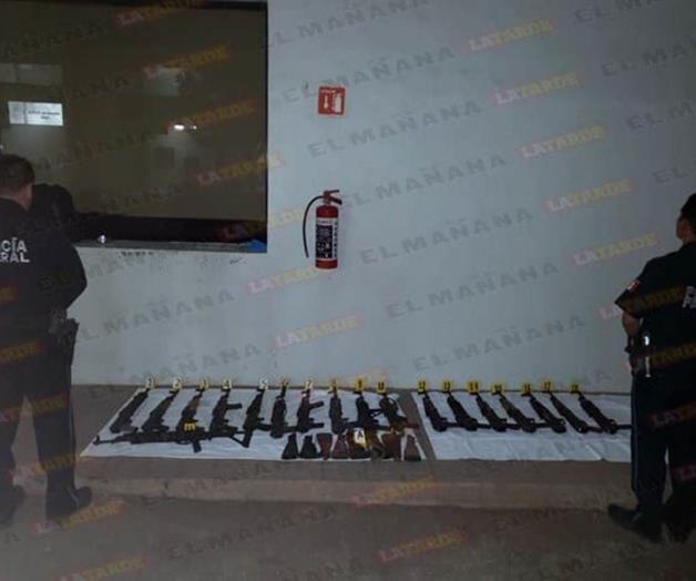 Incautan arsenal compuesto por 18 AK-47 en tramo La Sierrita-Reynosa