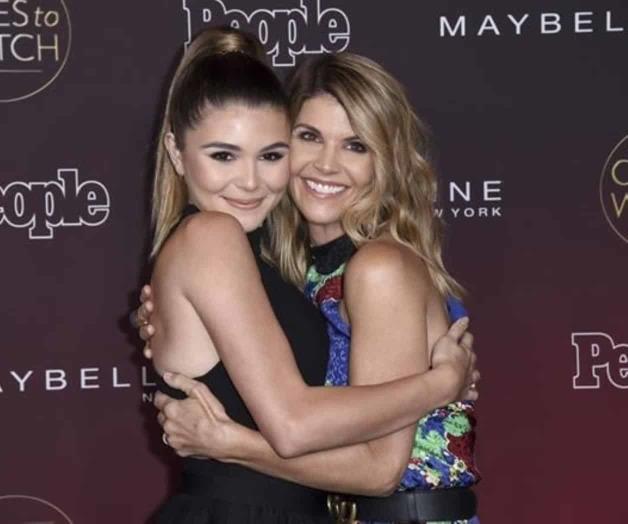 Captan a hija de Lori Loughlin de fiesta Captan a hija de Lori Loughlin de fiesta