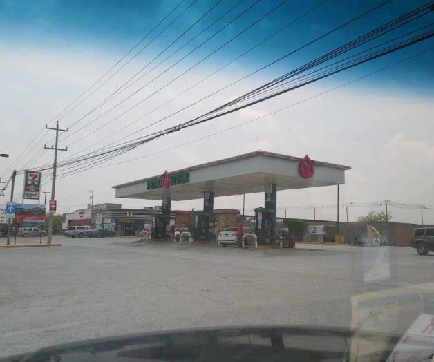 Atracan gasolinera frente a Smart Citadina Atracan gasolinera frente a Smart Citadina