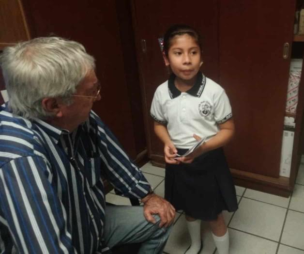 Distribuyen trípticos en primaria Distribuyen trípticos en primaria