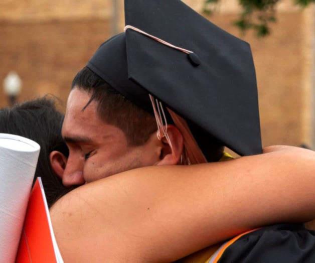 Más de tres mil estudiantes reciben título profesional Más de tres mil estudiantes reciben título profesional