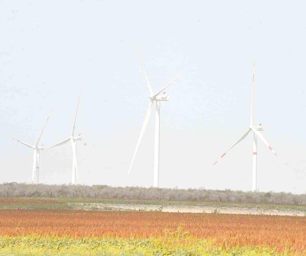 Prolongan líneas de transmisión eólica