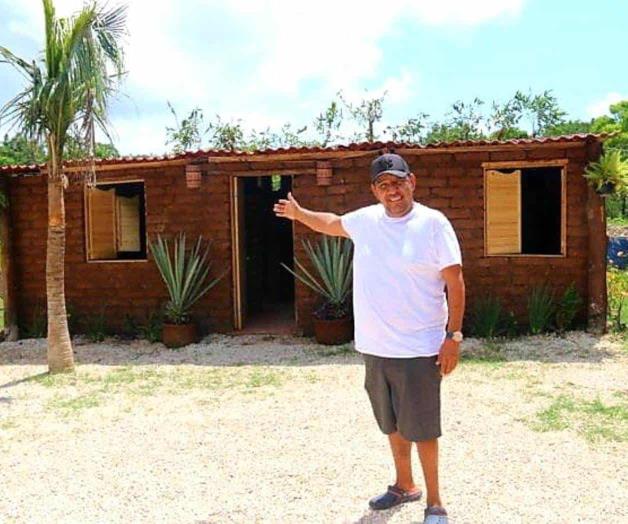 Angelita, primera casa construida de sargazo