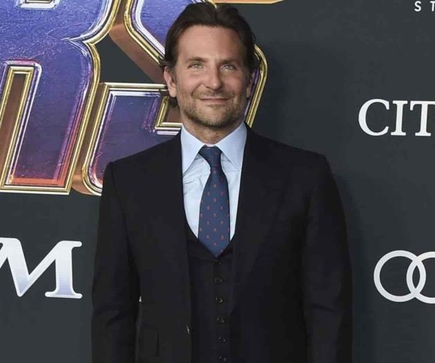 Negocia Bradley Cooper para cinta de Del Toro