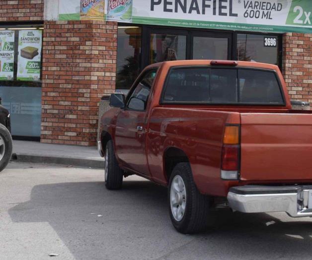 Empistolado asalta tienda en Las Granjas