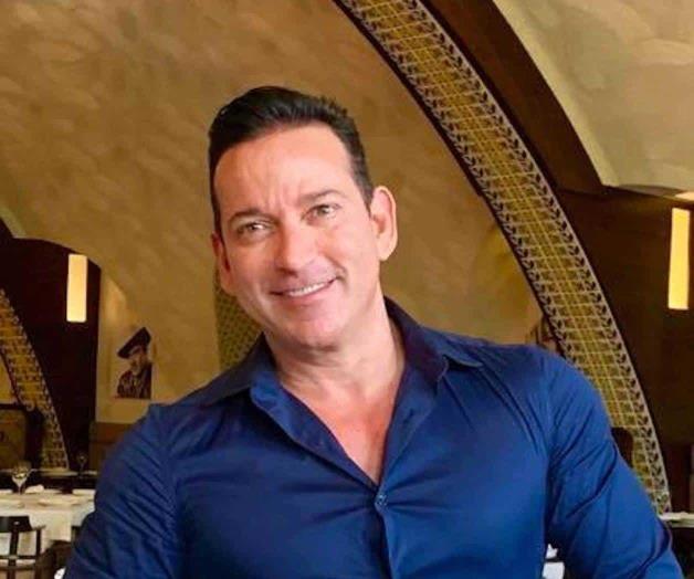Radiante festeja Rene Salinas Radiante festeja Rene Salinas