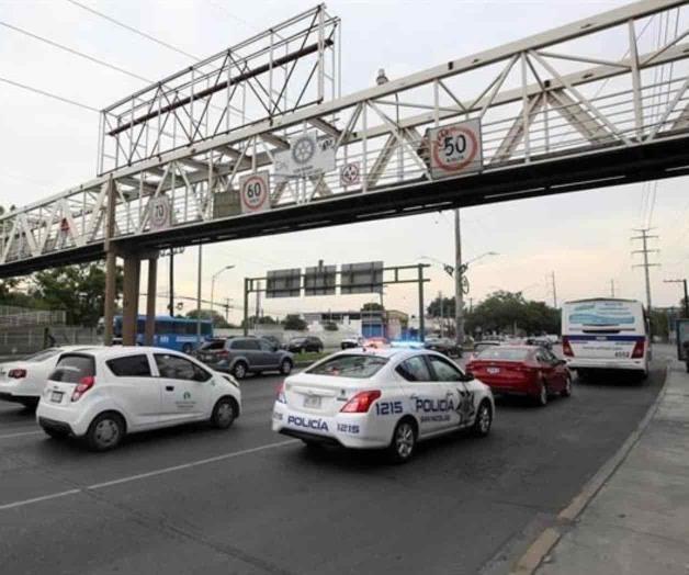 VIDEO: Intenta suicidarse al aventarse de puente en Monterrey VIDEO: Intenta suicidarse al aventarse de puente en Monterrey