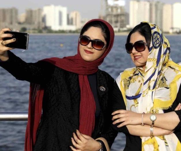 En Irán las mujeres dejan de usar hiyab En Irán las mujeres dejan de usar hiyab