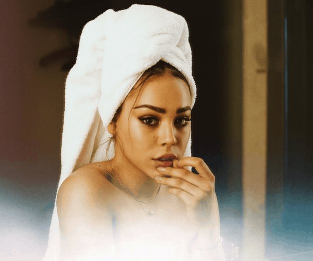 Danna Paola se desnuda Danna Paola se desnuda