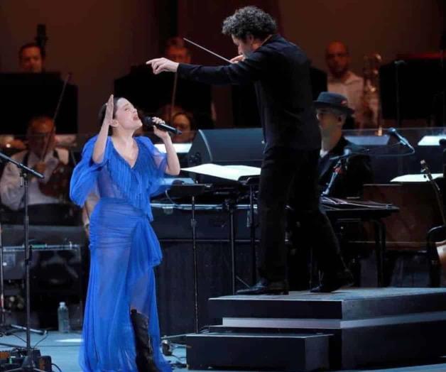 Brilla Natalia Lafourcade en el Hollywood Bowl