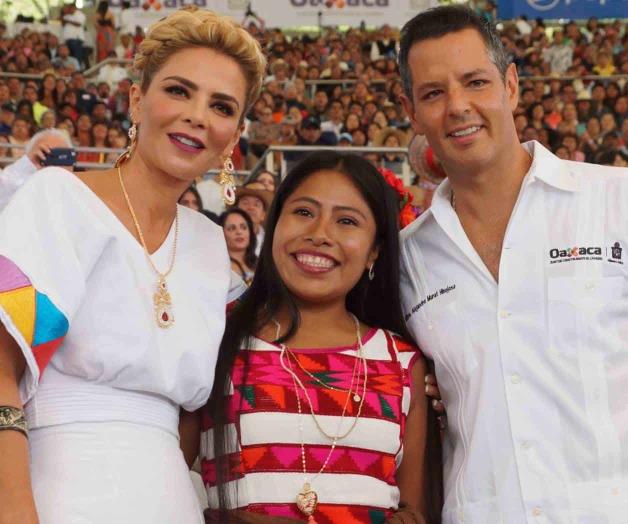 Yalitza sale de la Guelaguetza con fuerte dispositivo de seguridad