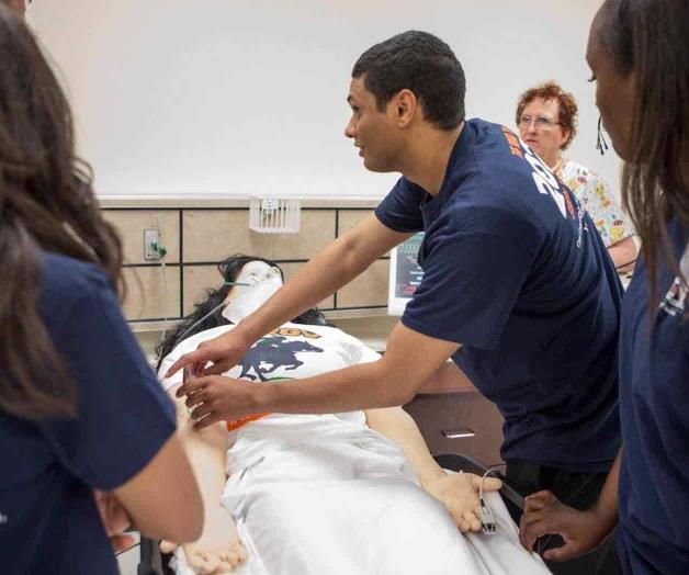 Planean ofrecer becas a alumnos de medicina Planean ofrecer becas a alumnos de medicina