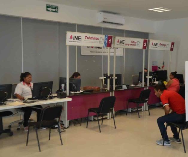 Trabajan en el INE en vacaciones