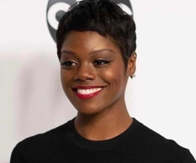 Afton Williamson deja serie por agresión y discriminación racial