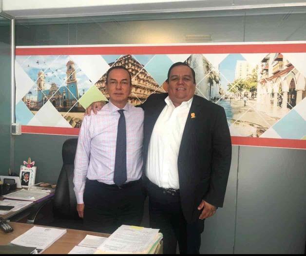 Recibe Silvestre muestras de apoyo para dirigir a MC Recibe Silvestre muestras de apoyo para dirigir a MC