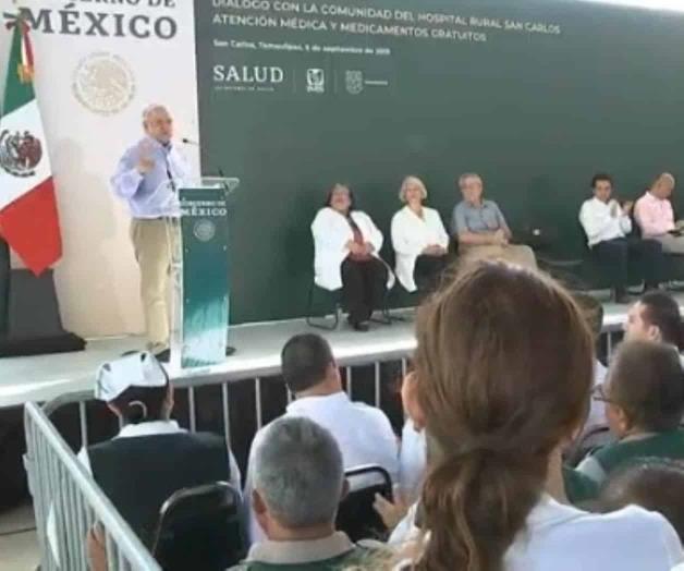 Promete AMLO basificar a todo el personal de Salud