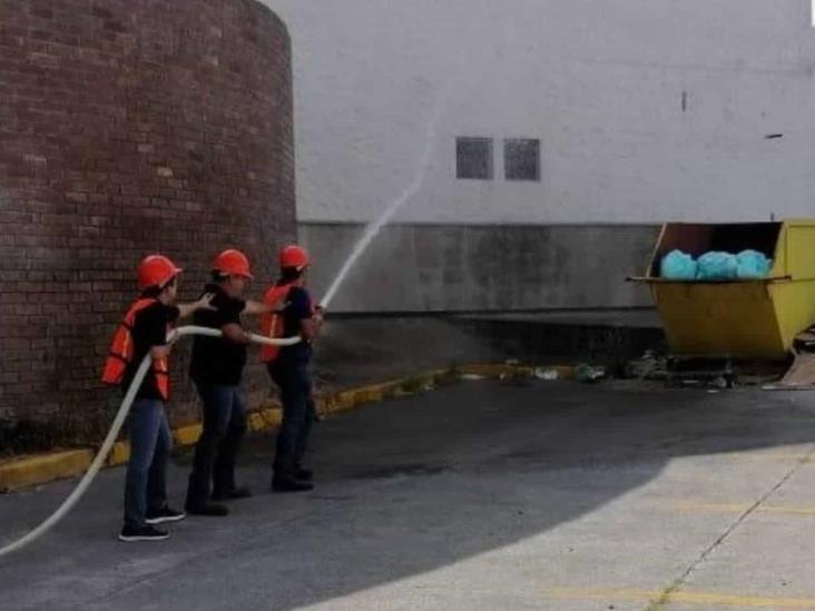 Evacuan unidades del IMSS a cerca de 400 personas Evacuan unidades del IMSS a cerca de 400 personas