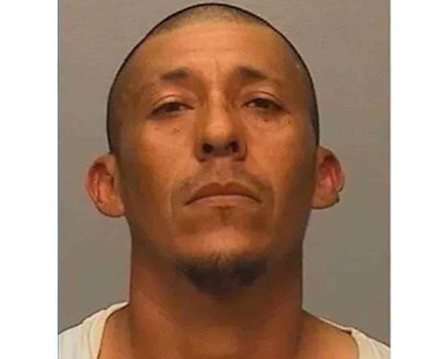 Los agentes van tras pista de delincuente