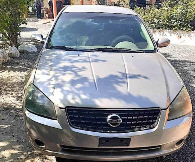 Recuperan auto robado; detienen a una pareja