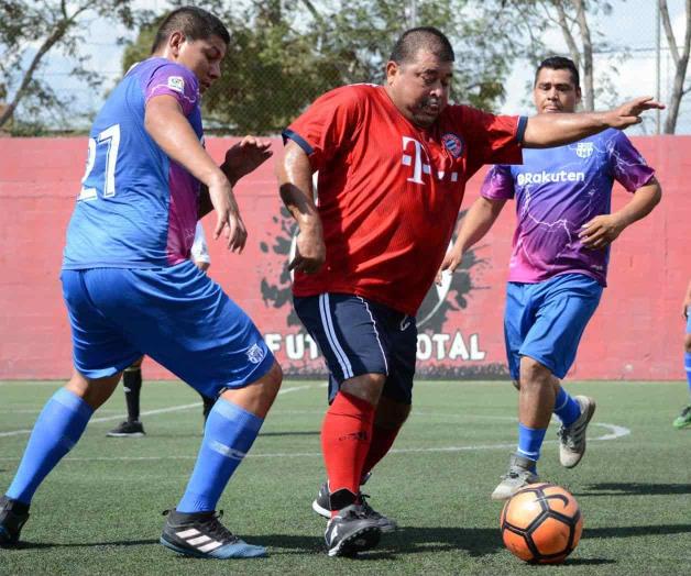 Roba Lonches pegan primero