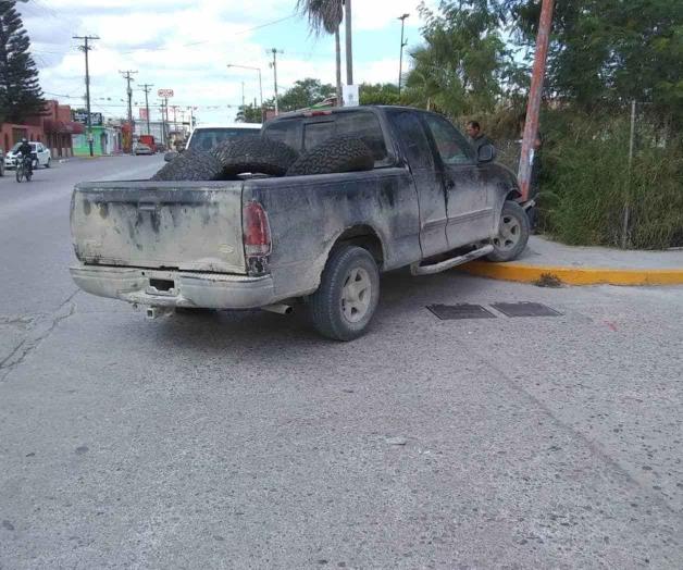 Atropella camioneta a jovencita
