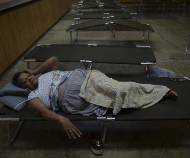 Karen deja el Caribe tras causar inundaciones y apagones