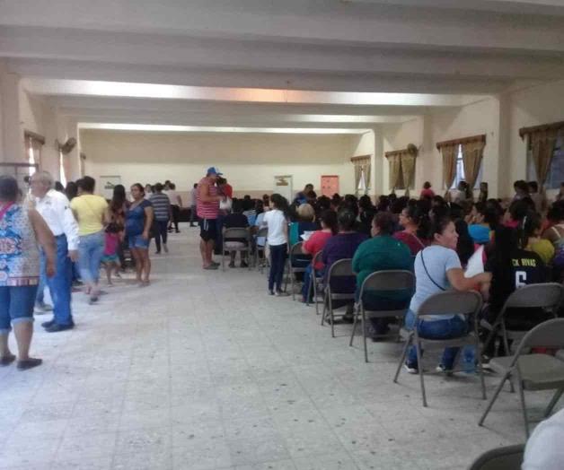 Último día para recoger la tarjeta de beca federal