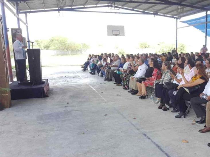 Reunión de Héctor Garza con padres y maestros de VH y RB Reunión de Héctor Garza con padres y maestros de VH y RB