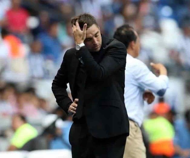 Despide Rayados a Alonso tras perder en Clásico Regio