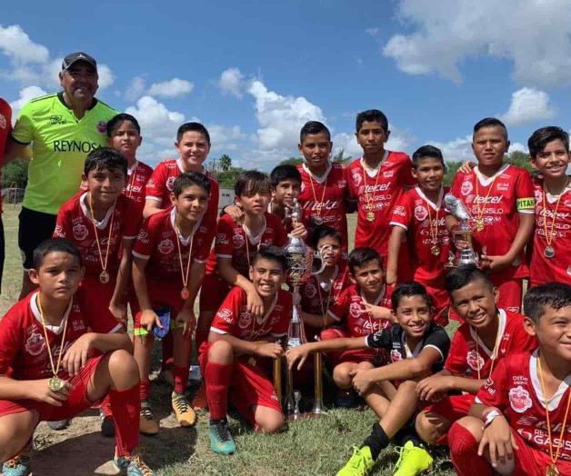 En la cancha ambos equipos se brindaron y por eso se vivió un partidazo