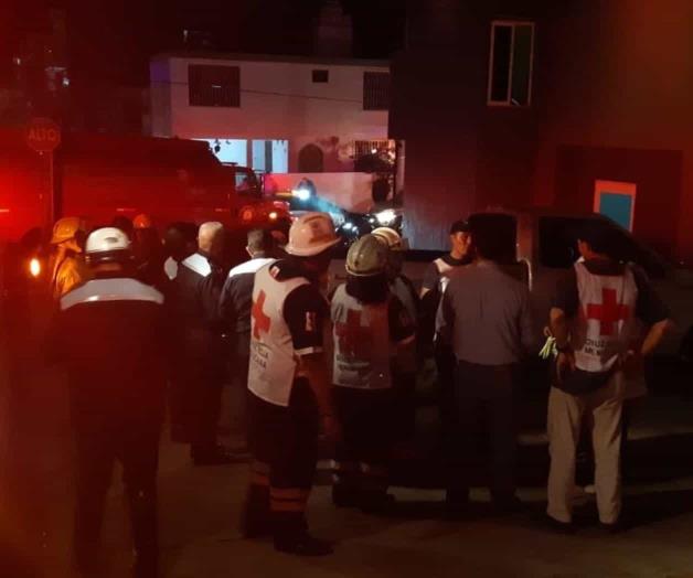 Cae cimbra cuando colaban un salón de eventos: 5 lesionados