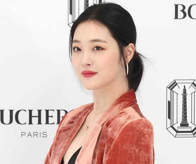 Hallan cuerpo de Sulli, cantante de k-pop