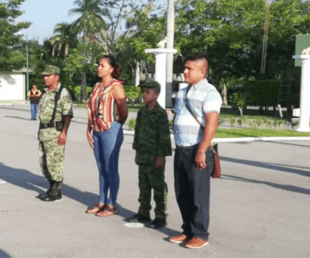 Niño con distrofia es ‘Soldado por un Día’