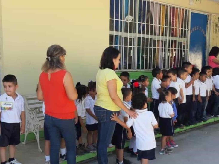 Alumnos de Kinder todav a sin maestra