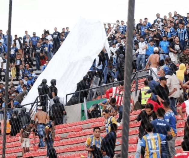 Barras en el futbol mexicano, sinónimo de violencia