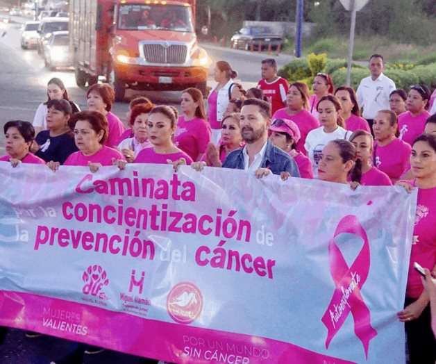 Celebran con caminata ‘Día Mundial de Lucha Contra el Cáncer de Mama’